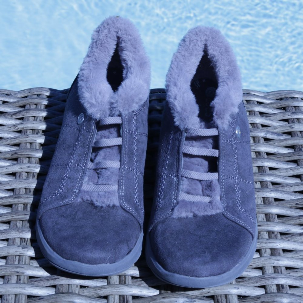 Bzees Golden Walking Shoes Gray Faux Fur Lined Bootie